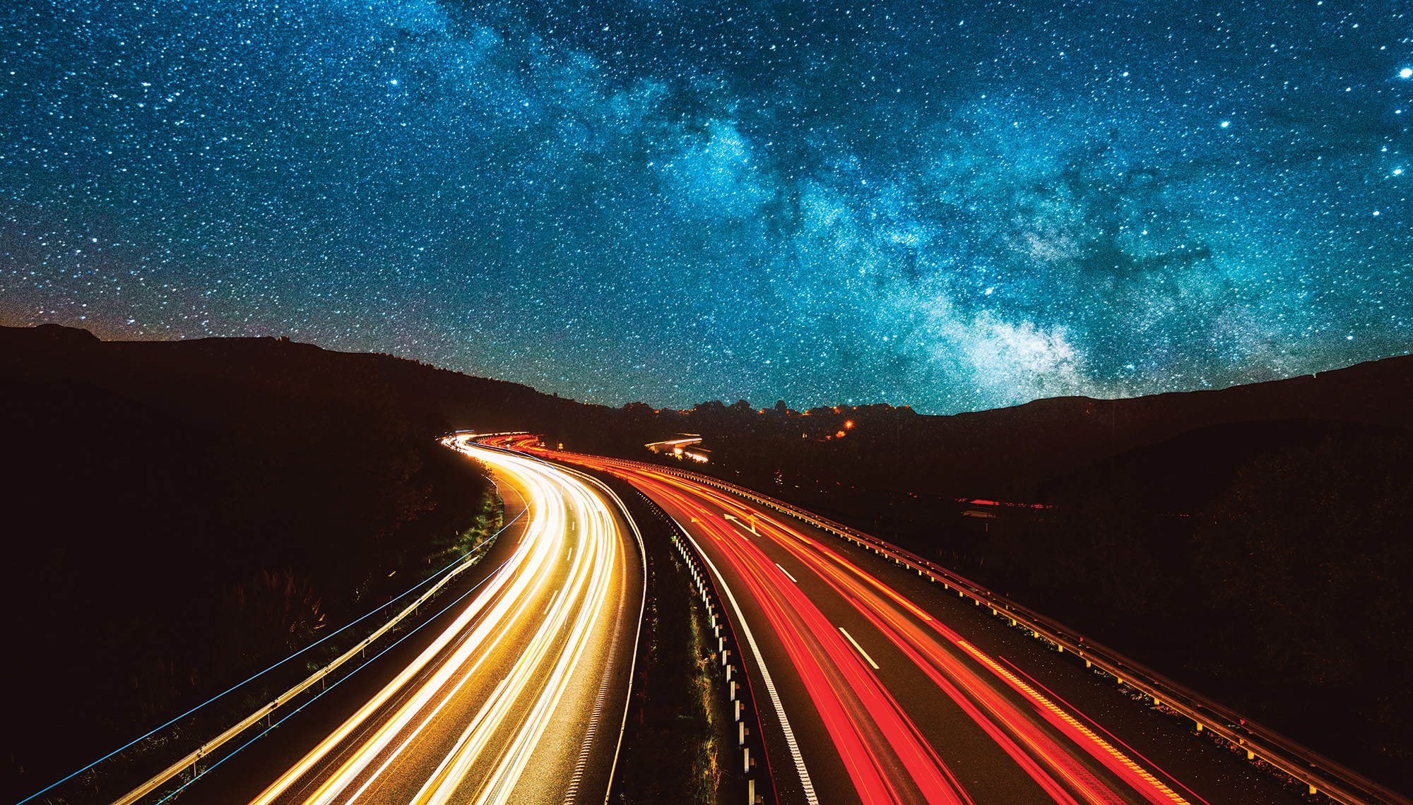 traficul nocturn prezintă dâre luminoase